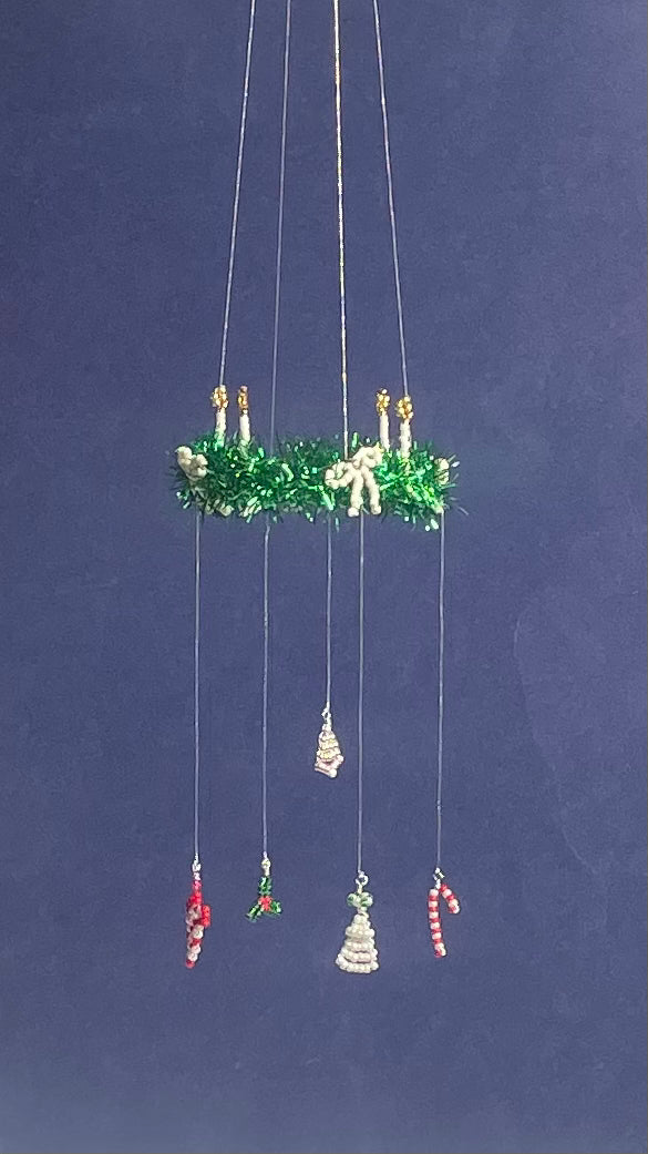 Lille håndlavet adventskrans med  smukke perle vedhæng Perfekt som din jule dekoration 